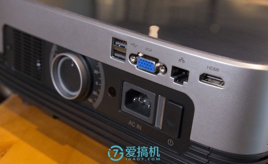 坚果a6投影仪怎么样,投影仪性价比之王千元机