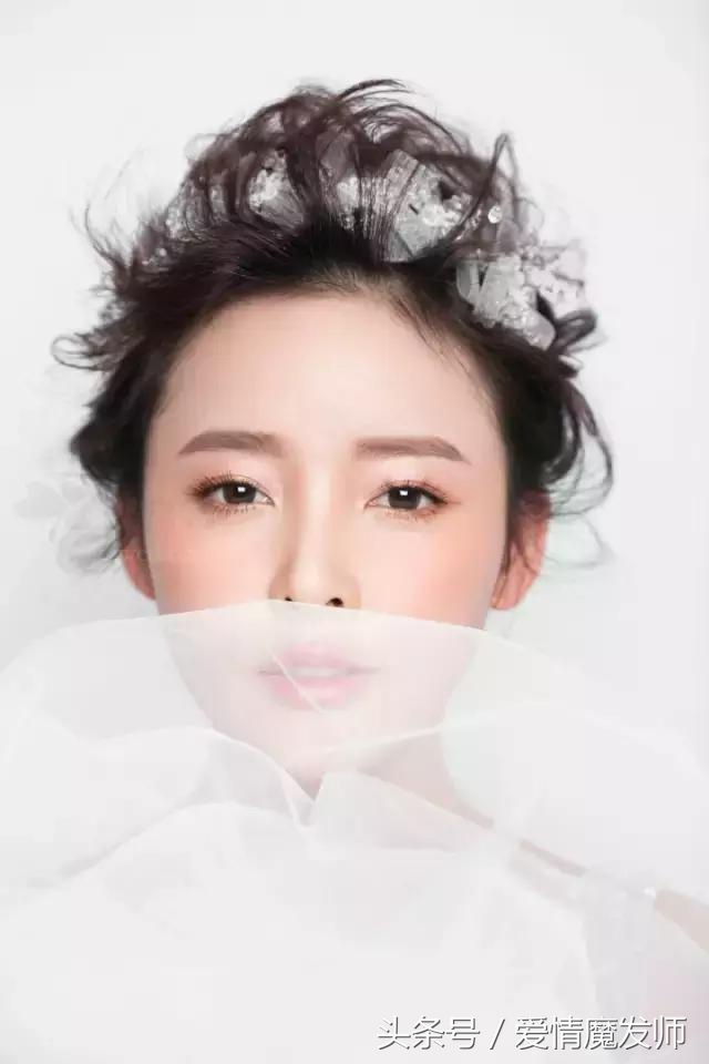 短发新娘可以自己弄的造型,短发新娘造型秀禾服