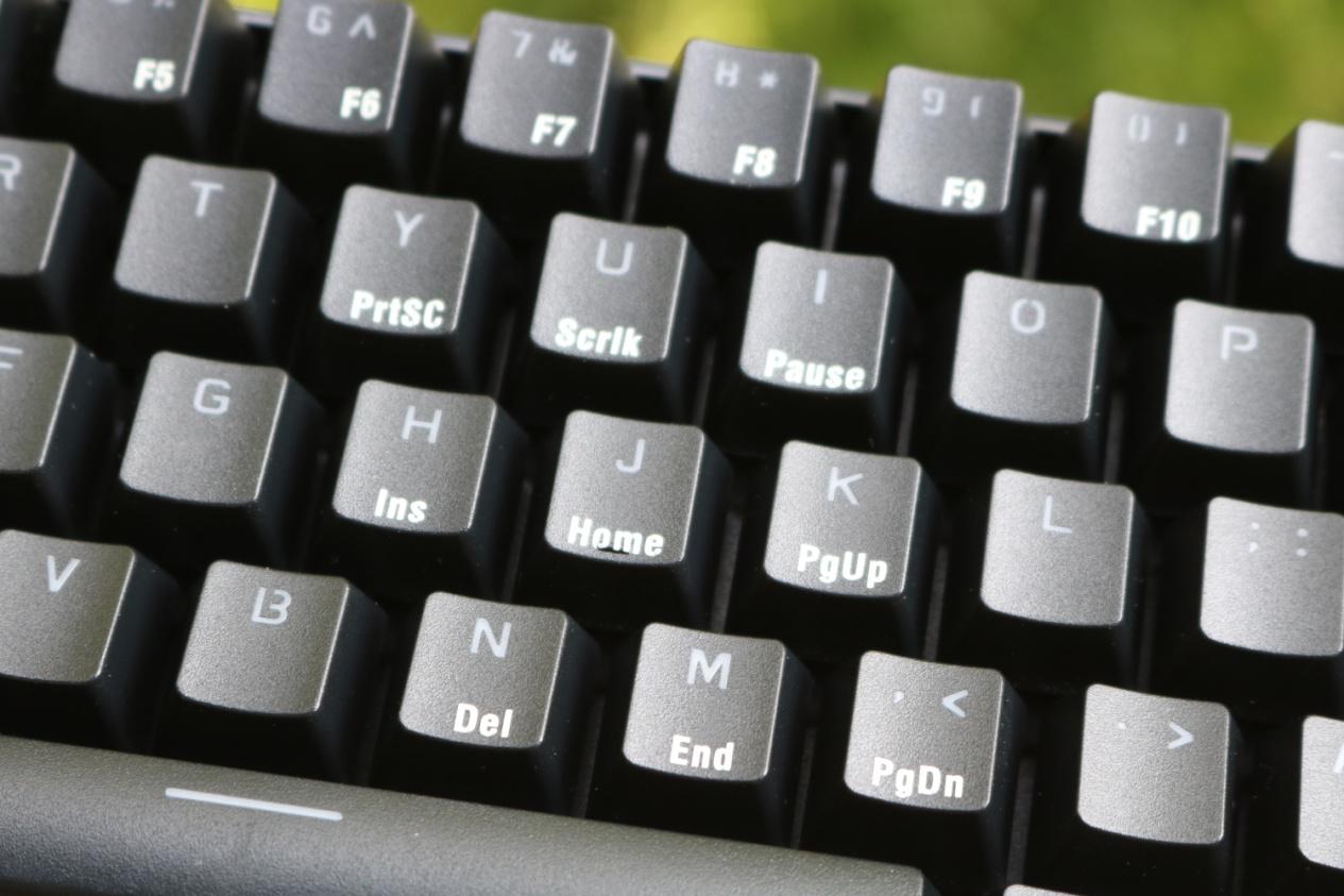 难道是要搅局？德国原厂机械轴仅61键，面积缩小40%不足两百元