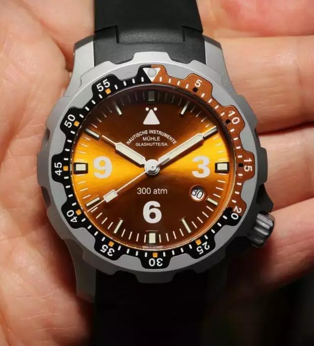 格拉苏蒂陀飞轮测评,格拉苏蒂莫勒潜水