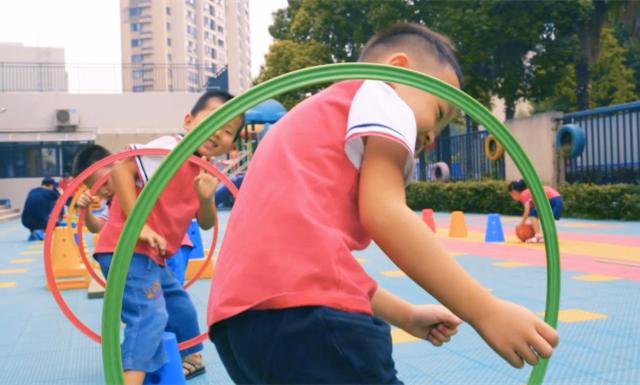 幼儿园户外活动器械如何收纳方案,幼儿园户外运动衣服收纳