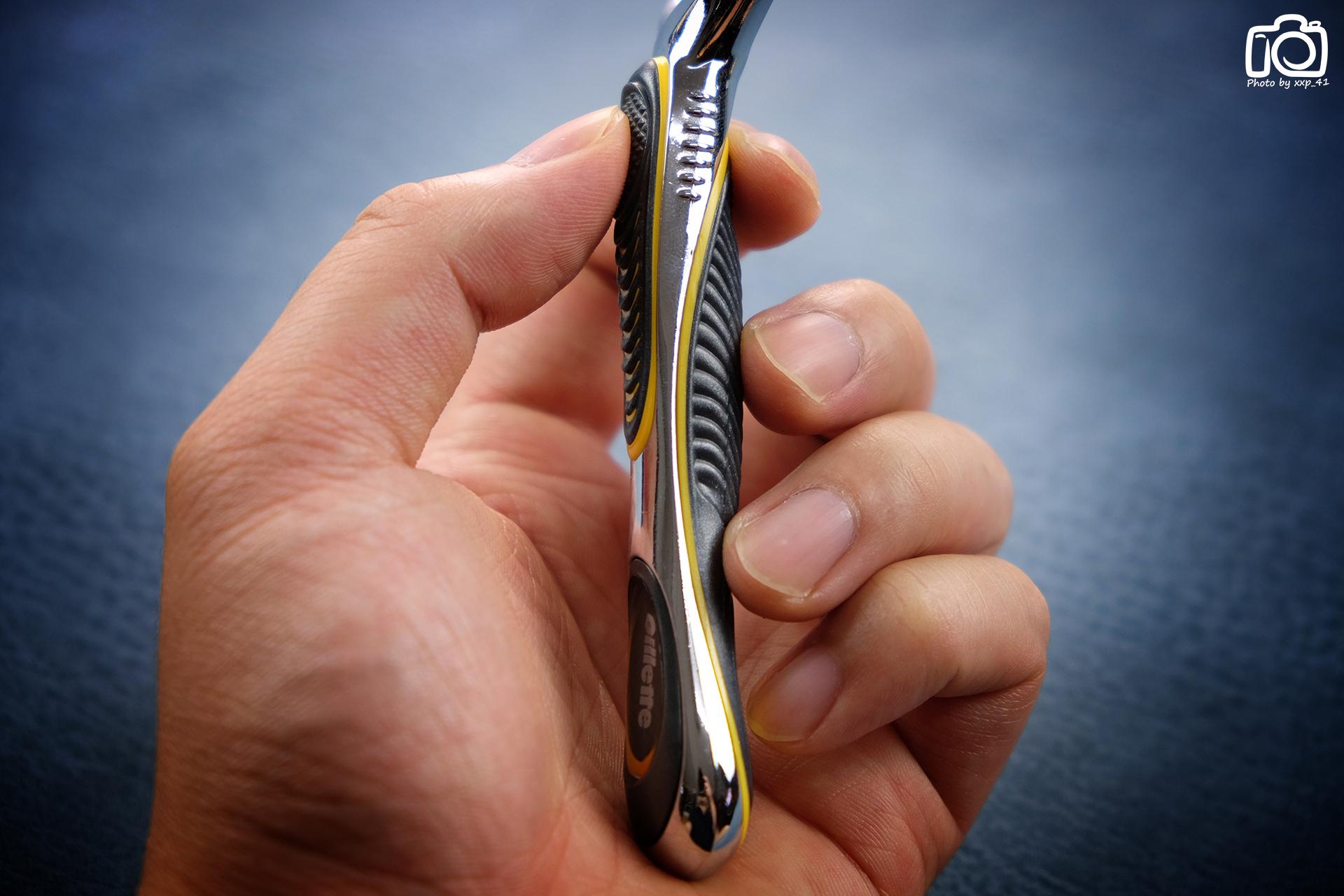 吉列锋隐剃须刀效果,男人需要一台自动剃须刀