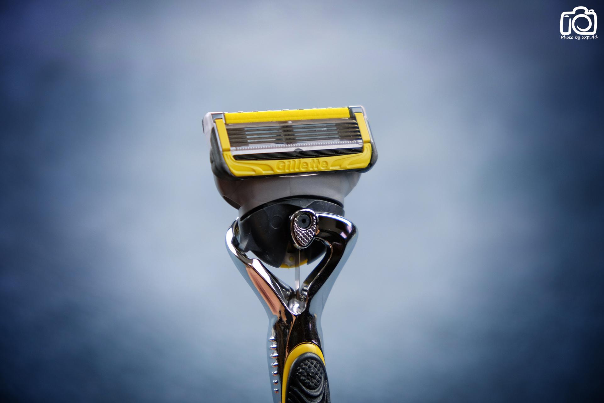 吉列锋隐剃须刀效果,男人需要一台自动剃须刀