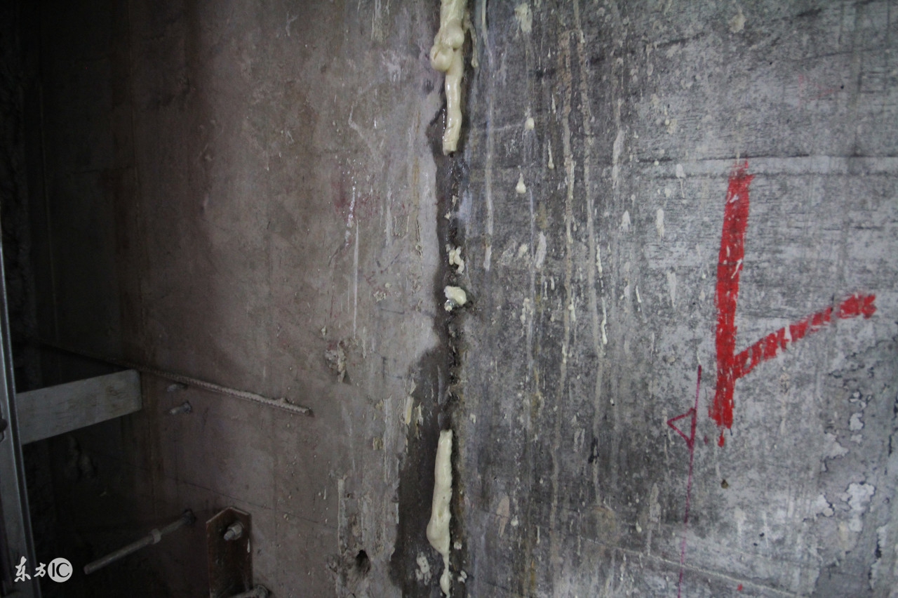 治理墙体渗水简单的方法,房间墙壁渗水怎么装修