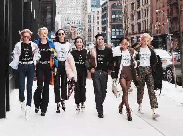 歪果仁都在笑你!不懂千万别穿上身的SloganTee!