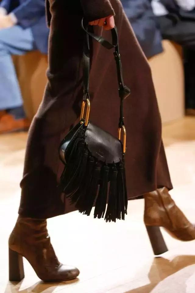 高圆圆背的小众包包,高圆圆同款刺绣包大号还是中号