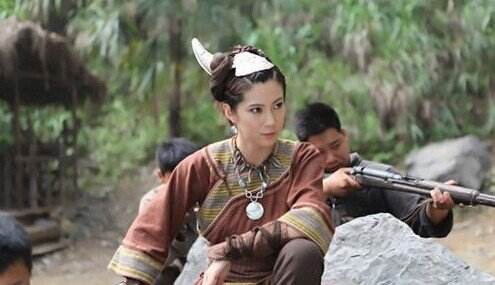 抗日女兵杀鬼子,心爱的女人只身一人去刺杀土匪