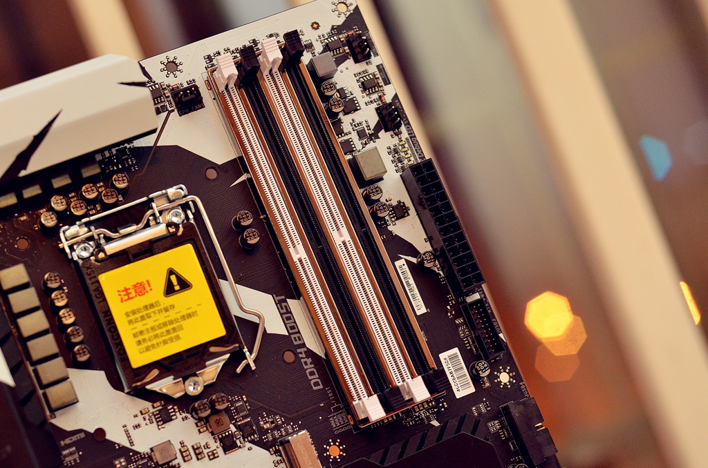 整套主机不到8000，轻松战到2018，只等内存跳水