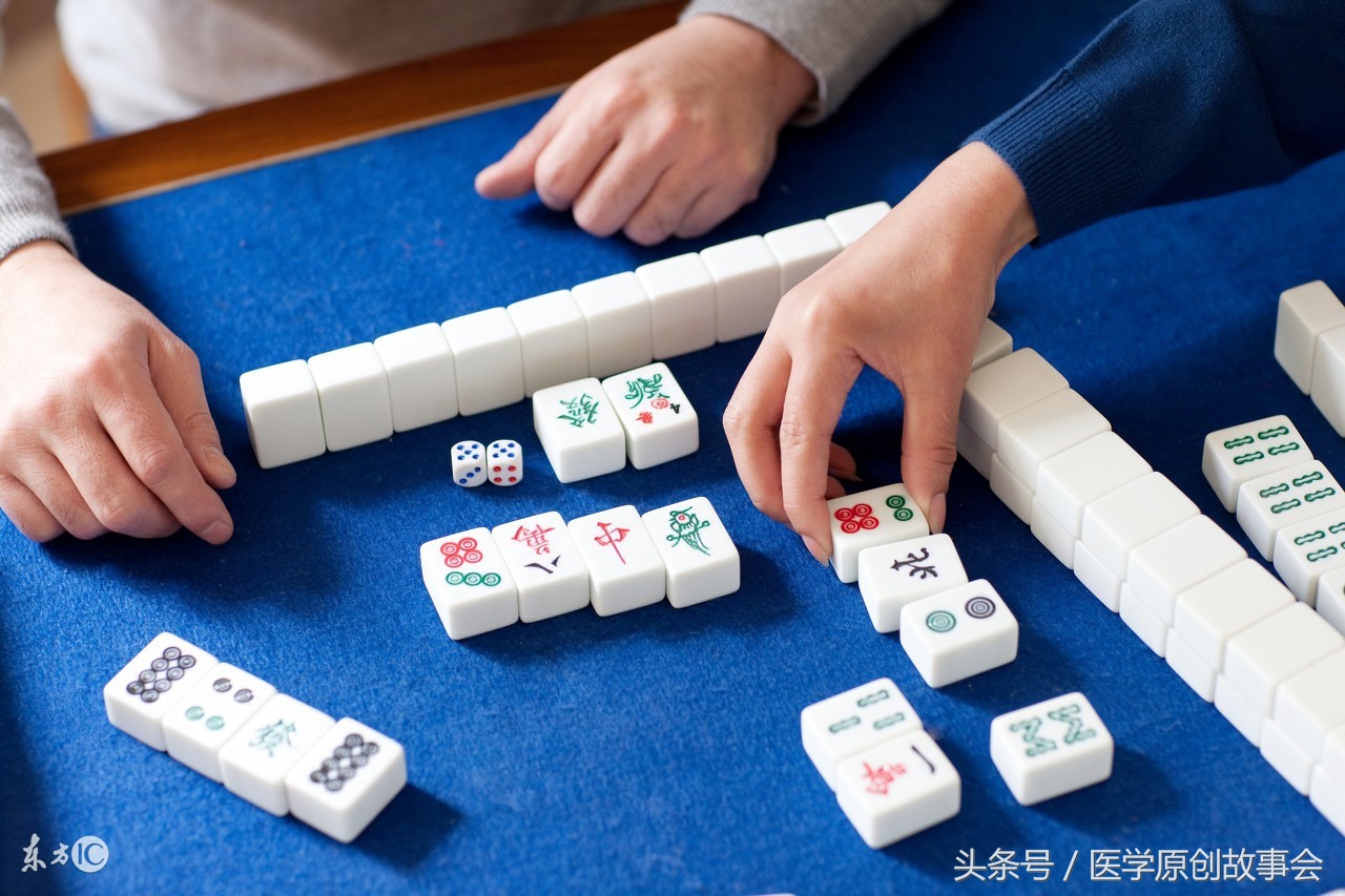 31岁男子熬夜打麻将致小脑梗死,男子打麻将突发脑梗