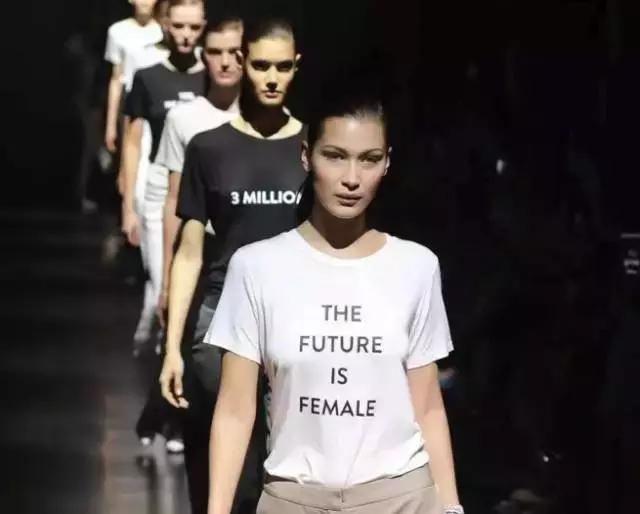 歪果仁都在笑你!不懂千万别穿上身的SloganTee!