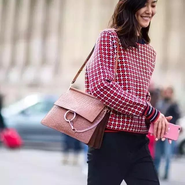 高圆圆背的小众包包,高圆圆同款刺绣包大号还是中号