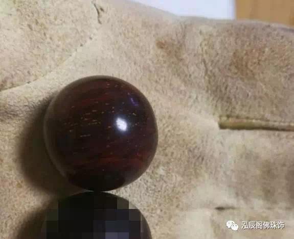 小叶紫檀用手盘了两天有点发乌,盘乌了的小叶紫檀