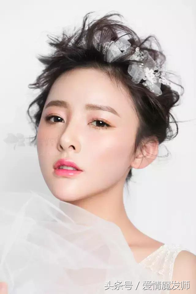 短发新娘可以自己弄的造型,短发新娘造型秀禾服