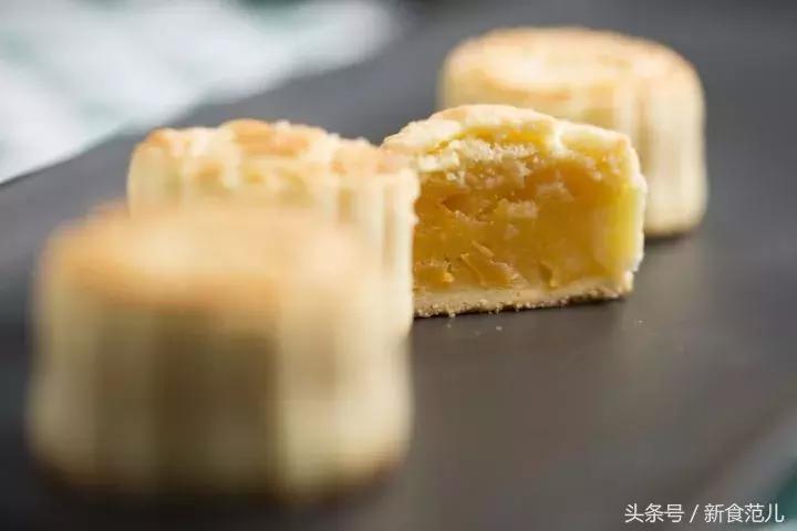 鄙视链顶端的奶黄月饼，香港名厨盲测打几分？