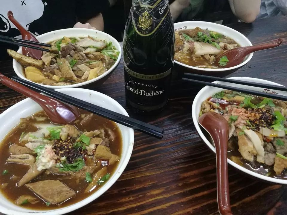 葡萄酒搭配中餐攻略你知道几个,适合西班牙葡萄酒的餐酒搭配方案