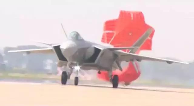 最顶级空战武器大片,央视力推首部空战电影空天猎