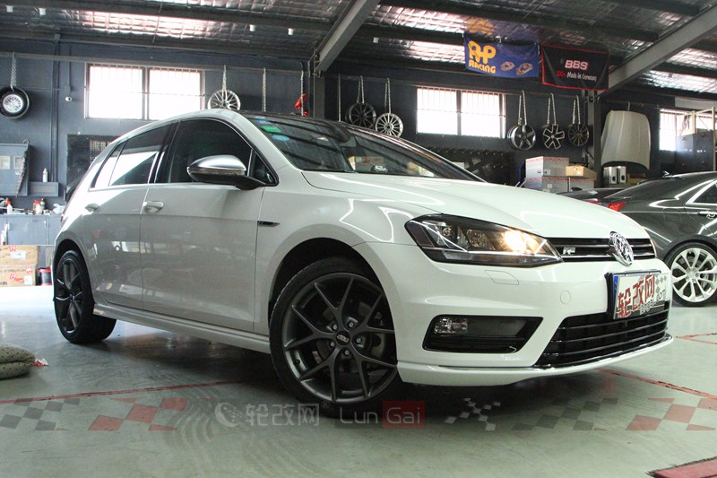 大众高尔夫7改17寸刀锋轮毂,高尔夫改装17寸bbs