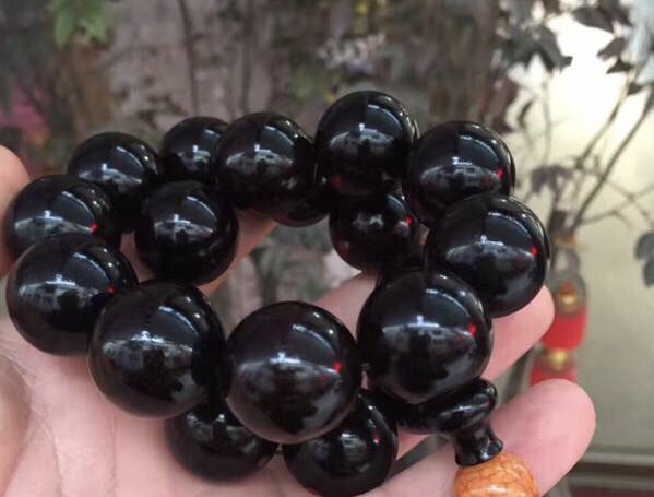 小叶紫檀用手盘了两天有点发乌,盘乌了的小叶紫檀