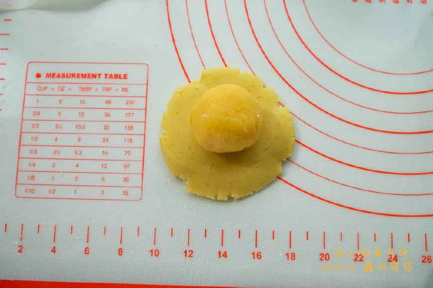 每年抢都抢不到的网红月饼,我做了一大盒,邻居闻到香味都来敲门
