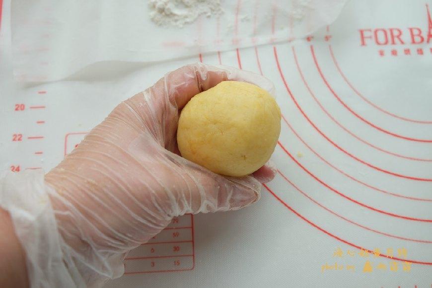 每年抢都抢不到的网红月饼,我做了一大盒,邻居闻到香味都来敲门