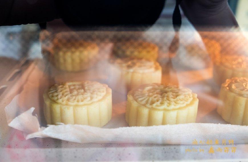 每年抢都抢不到的网红月饼,我做了一大盒,邻居闻到香味都来敲门