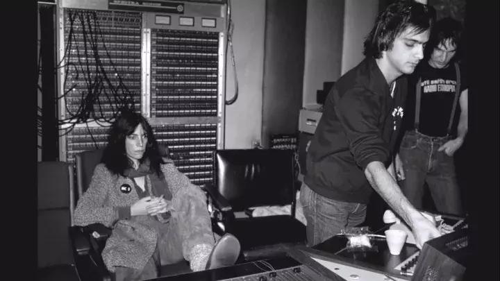 两位嘻哈制作人和苹果做了一笔30亿美元的买卖