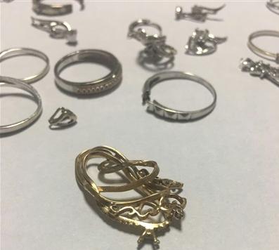 近百件高价钻石两夜过后仅值千元 快递：我也很无语