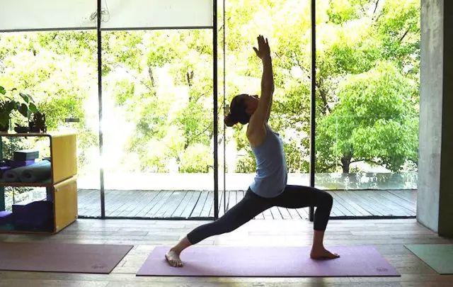 100个瘦肚子瑜伽动作图片,1小时纤腰瘦腹瑜伽视频