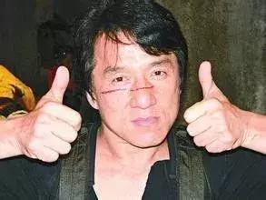 成龙节俭的故事,盘点成龙生活非常节俭