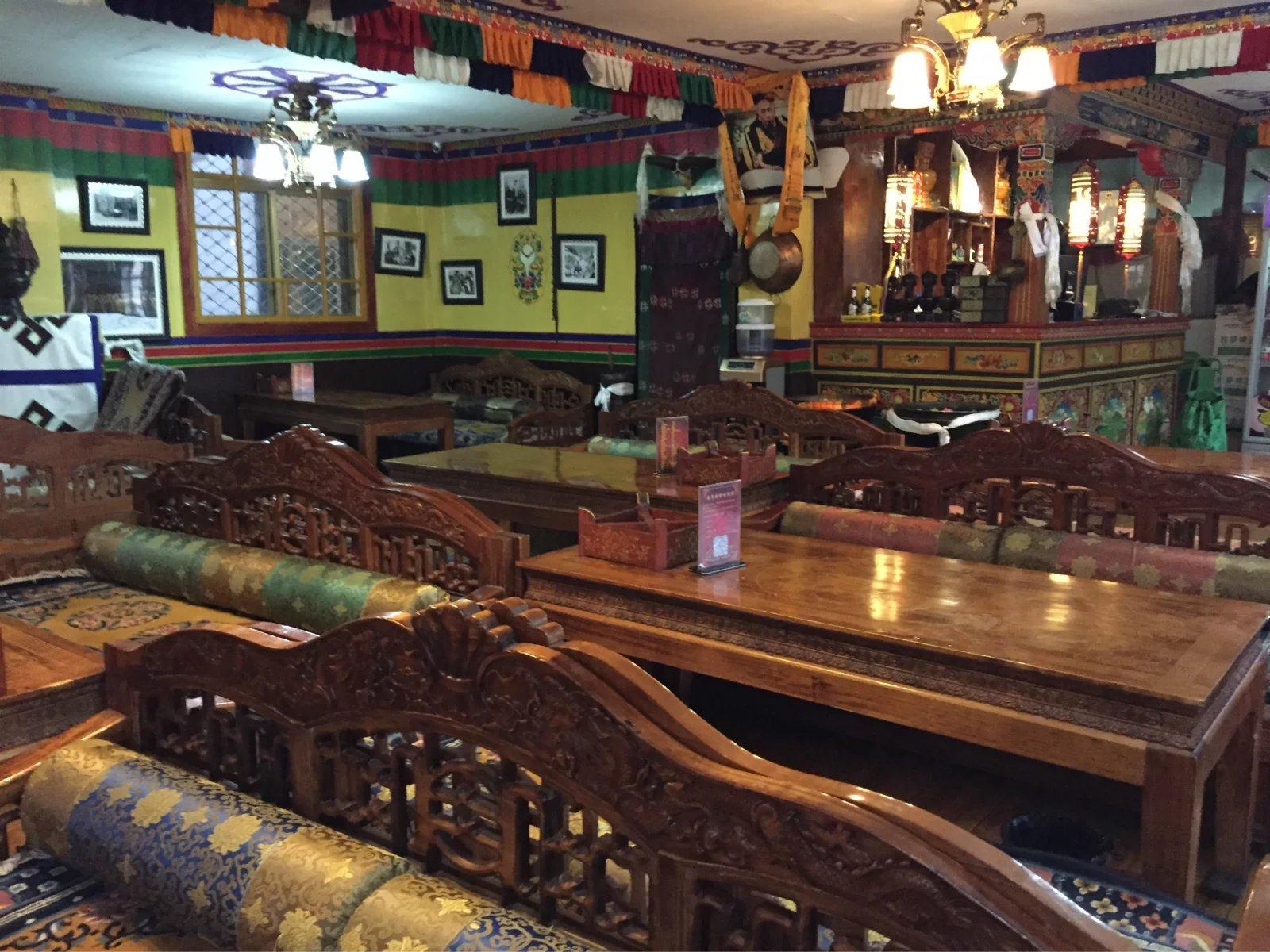 秋日沉浸在夕阳的怀抱中,初秋沉醉在西藏的图片