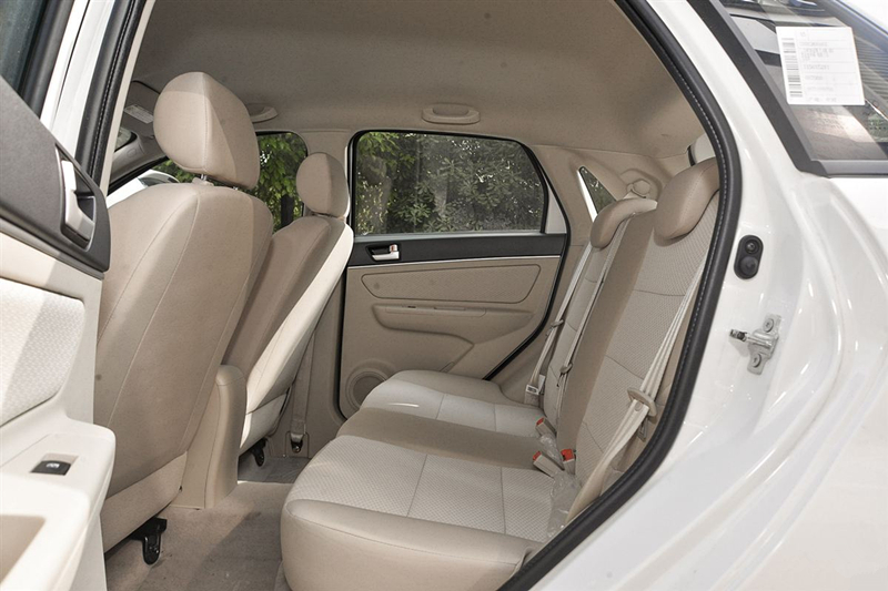 时尚动感的轿车才卖8.99万起,七座大空间1.8t13万首选什么车