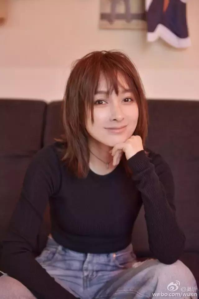 脑门大剪刘海又不好看怎么办,脸太圆了八字刘海怎么修