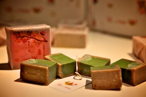 用手工皂洗脸有害吗,使用硫磺皂需谨慎