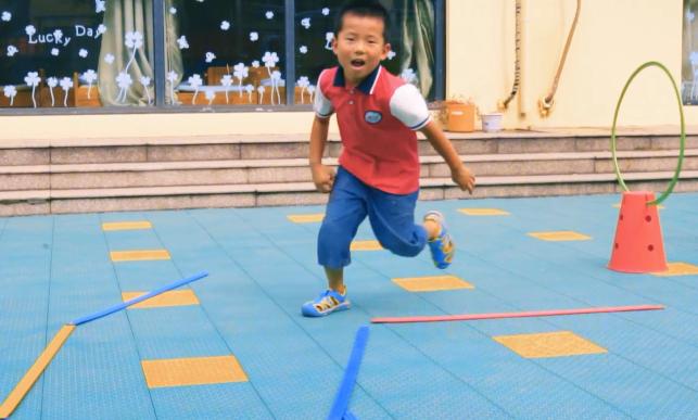 幼儿园户外活动器械如何收纳方案,幼儿园户外运动衣服收纳