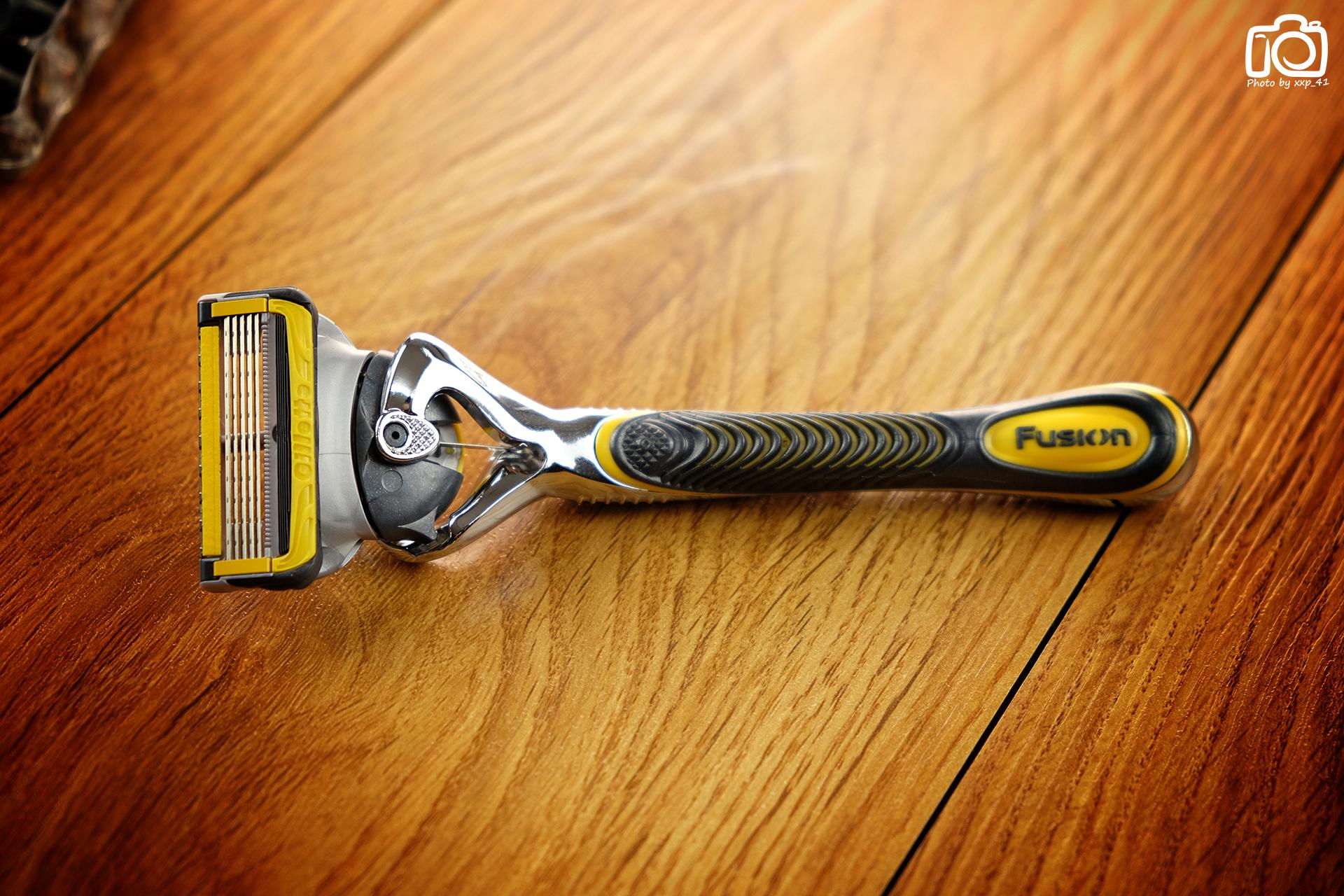 吉列锋隐剃须刀效果,男人需要一台自动剃须刀