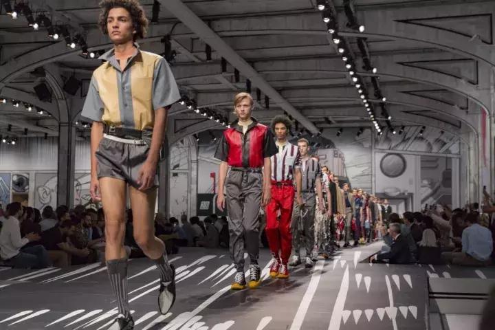 带货女王杨幂御姐,prada2024秋冬秀有刘雯吗