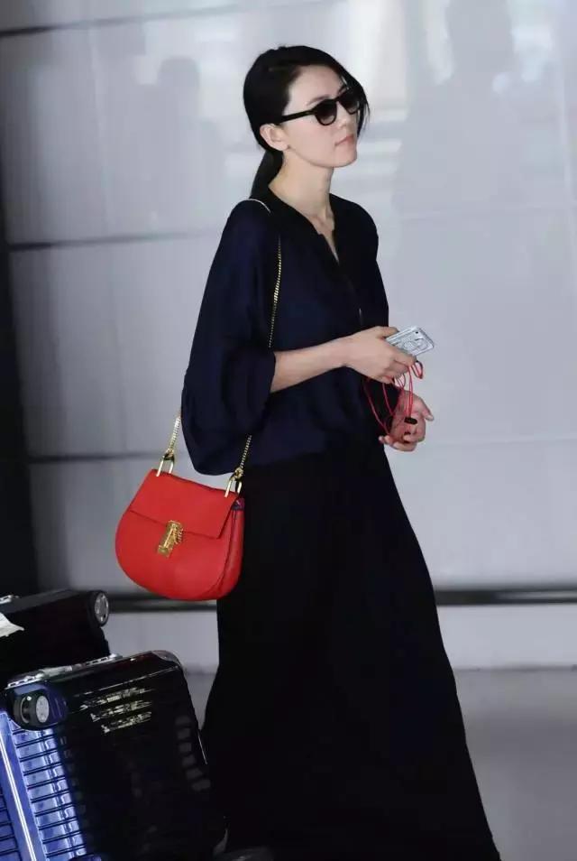 高圆圆背的小众包包,高圆圆同款刺绣包大号还是中号