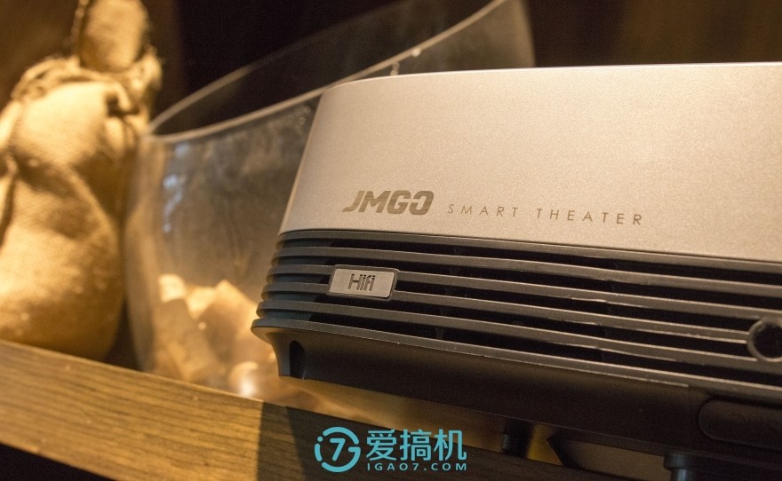 坚果a6投影仪怎么样,投影仪性价比之王千元机