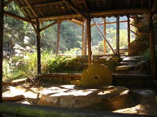 半夜怪声民间故事,民间故事隧道惊魂