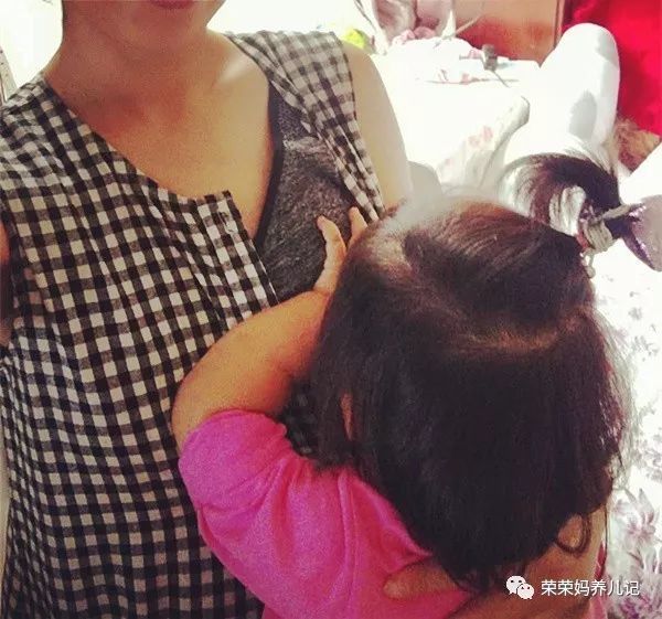 宝宝突然开始恋奶,宝宝为什么恋奶