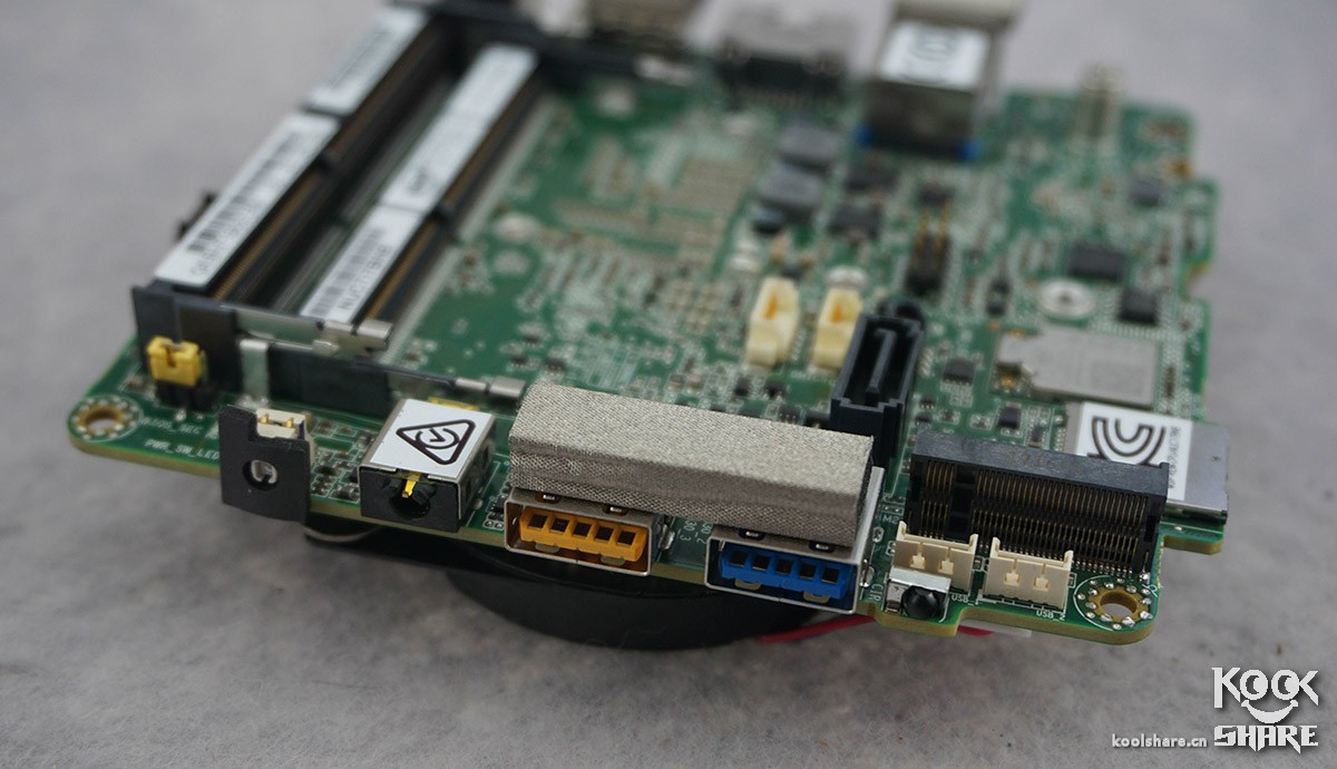 英特尔nuc6i7拆解,英特尔nuc7i7
