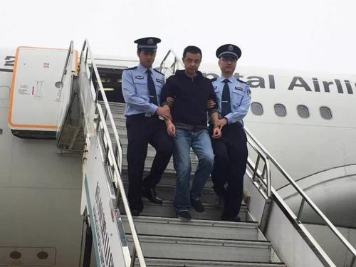 光明早报:贴吧、微博等被罚;节前油价迎两连涨