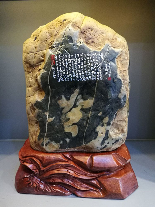 石头上的书法创作,石头上雕刻艺术品