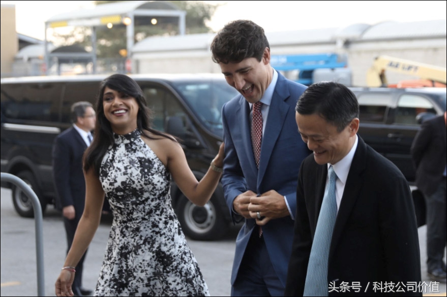 整个加拿大沸腾了!为见他特鲁多“冷落”英国王子和美国第一夫人