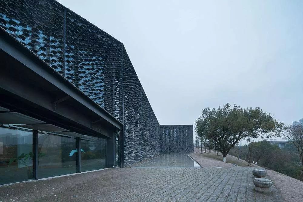 小姐！杭州好，杭州住多了对皮肤好！