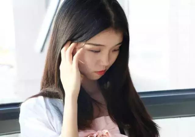 没眼看，当小厨娘穿上汉服，却变成现代版仙度瑞拉