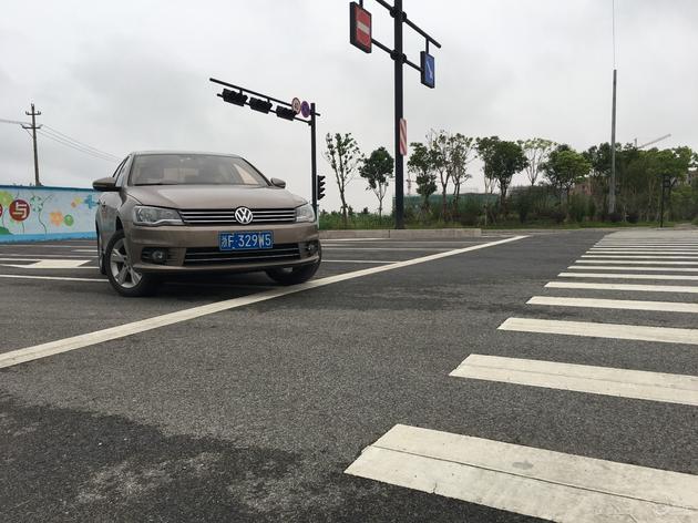 大众宝来1.2t手动畅行版评测,大众新宝来2016款1.6l手动舒适型