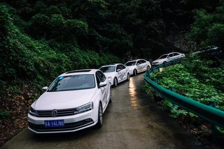 实测百公里油耗最低34,速腾1.2t超越版驾驶感受