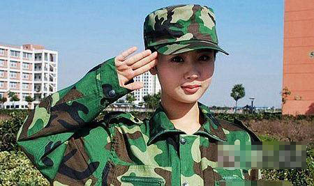 军训检验颜值：娜扎素颜令人惊艳王俊凯晒黑帅气不减