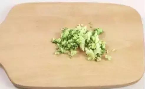 12个月大的宝宝不好好吃饭,12个月宝宝不怎么吃辅食